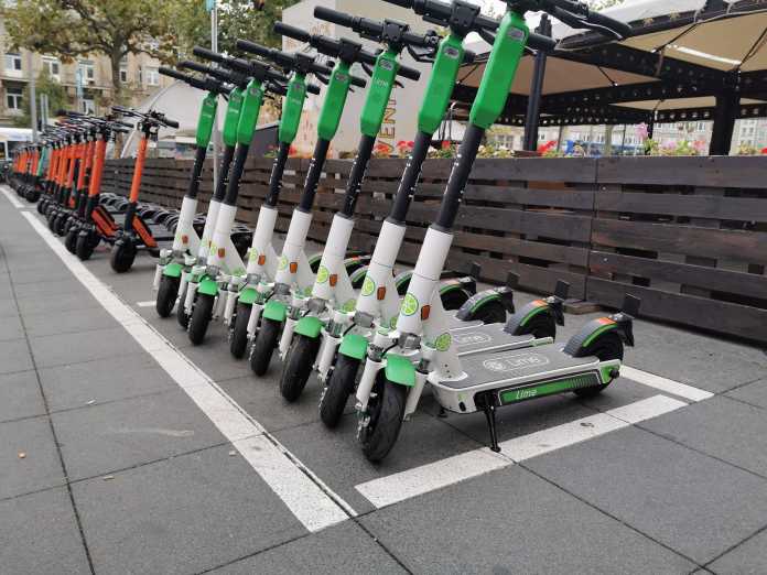 e-scooter-4496668_1920
